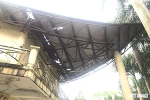The Decay of a 'Golden Land' Venue: The Dilapidated State of Vinh City's Festival Hall - image 4