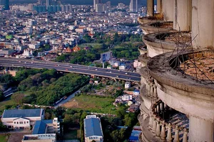 Thailand Earthquake Puts Spotlight on Bangkok's Famous Abandoned Ghost Tower - image 2