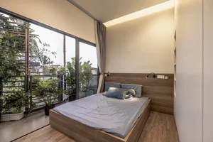 Innovative 25m2 Alley House Design: Green Oasis for a Family of Four - image 3