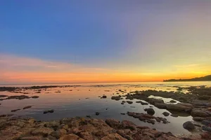Camping at Mui Lay: Green Fields and Serene Ocean Sunrises - image 1