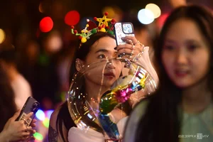 Festive Vibes: How Saigon's Youth Are Celebrating Christmas Early This Year - image 6