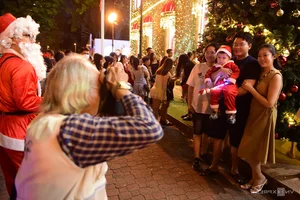 Festive Vibes: How Saigon's Youth Are Celebrating Christmas Early This Year - image 0