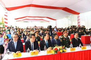 Vietnam and China Defense Ministers Break Ground on New Joint Medical Station - image 5