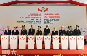 Vietnam and China Defense Ministers Break Ground on New Joint Medical Station - image 4