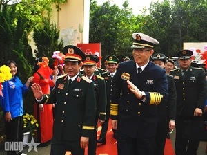 Vietnam and China Defense Ministers Break Ground on New Joint Medical Station - image 2