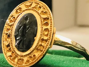 Unbelievable Million-Dollar Antiques Found Forgotten in Kitchens and Dusty Closets - image 5