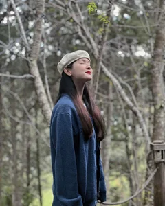 Hai Tu Redefines Beach Style with Minimalist and Elegant Look - image 9