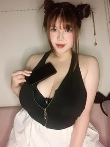 The Real Story and Height of Hai Duong's Famous Viral Influencer - image 5