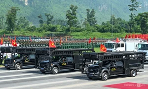 Vietnam Police Showcase New Armored and Amphibious Vehicles in Parade Rehearsal - image 1