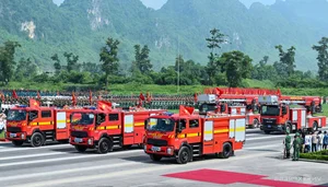 Vietnam Police Showcase New Armored and Amphibious Vehicles in Parade Rehearsal - image 6