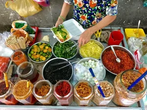 Top 6 Famous Mixed Rice Paper Stalls in Saigon - image 0