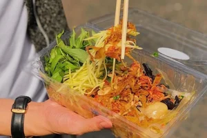 Top 6 Famous Mixed Rice Paper Stalls in Saigon - image 2