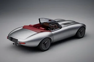 Jaguar E-Type: The Timeless Icon of Automotive Beauty - image 8