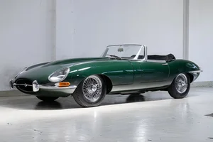 Jaguar E-Type: The Timeless Icon of Automotive Beauty - image 0