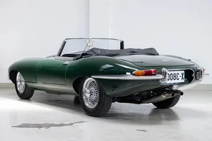 Jaguar E-Type: The Timeless Icon of Automotive Beauty - image 5