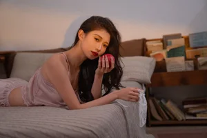 YiTuYu Art Language Vol.9807: 34 Pages of Artistic Model Liu Portraits - image 4