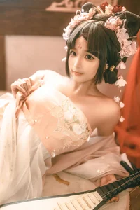 Chunmomo Captivates in Elegant 'Xian' Themed Cosplay Gallery - image 14