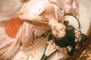 Chunmomo Captivates in Elegant 'Xian' Themed Cosplay Gallery - image 1