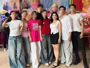 Actress Ngoc Trinh of 'Mui Ngo Gai' Stuns Fans with Ageless Beauty - image 3