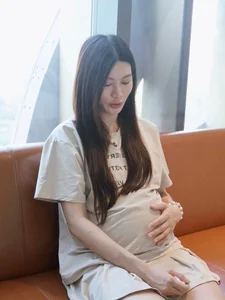 Stunning Maternity Photos: Runner-Up Quynh Chau Glows Ahead of Her Baby's Arrival - image 8