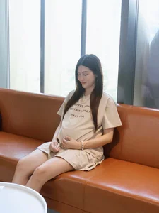 Stunning Maternity Photos: Runner-Up Quynh Chau Glows Ahead of Her Baby's Arrival - image 1