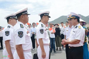 Chinese Navy Ship Formation 987 Arrives in Khanh Hoa - image 0