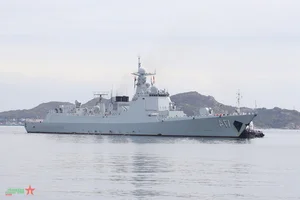 Chinese Navy Ship Formation 987 Arrives in Khanh Hoa - image 6