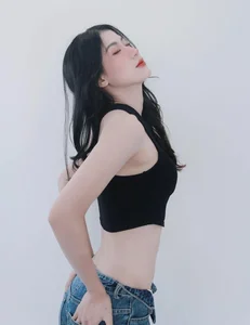 Volleyball Star Kieu Trinh Stuns Fans with a Dramatic Fashion Makeover - image 0