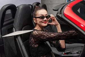 Supermodel Thanh Hang Flaunts Her Luxurious Porsche 718 Boxster Convertible - image 3