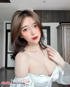 Trang Pham Nabi: A Comprehensive Look at Her Latest Fashion and Beauty Gallery - image 18