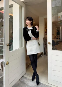 How to Wear Short Skirts Over 40: Youthful and Elegant Styling Ideas - image 0