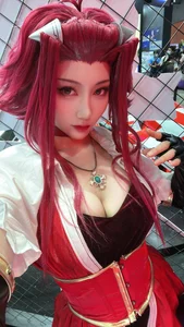 Exploring the Stunning Cosplay Artistry of the Talented Ruyue Hui - image 52