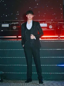 Son of 'Calendar Queen' Hien Mai Grows Up: A Rising Hot Boy - image 7