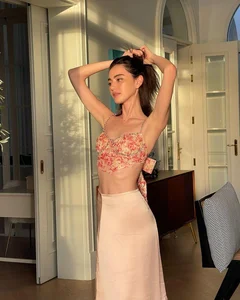 Inside the Luxurious 8,000m² Mansion of Thai Actress Davika Hoorne - image 0