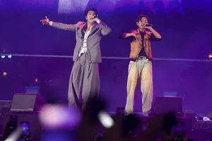 Thousands of Fans Brave Heavy Rain for Hieu Thu Hai's Performance - image 11