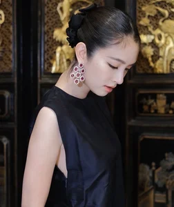 Nong Poy’s Timeless Beauty: Reflecting on 20 Years Since Her Iconic Transition and Global Success - image 12