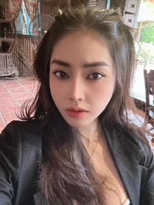 Kim Jun See Inspires with Stunning Post-Pregnancy Fitness and Beauty - image 7