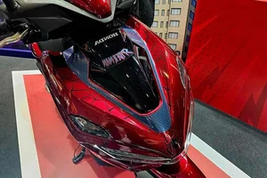 Honda Air Blade MARVEL Limited Edition Hits Vietnam: Prices Start at 48 Million VND - image 7