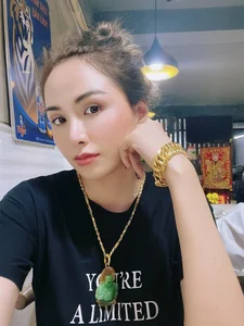 From Rags to Riches: Vietnamese Miss Queen's 1-Billion-VND Half-Hour Earnings and Diamond Style - image 1