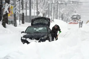 Breathtaking Winter Wonderland: Stunning Snowfall Across Japan and South Korea - image 3