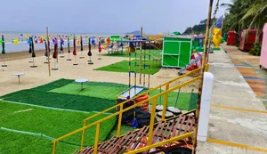 Unbelievable Scenes at a Famous Beach in Thanh Hoa - image 8