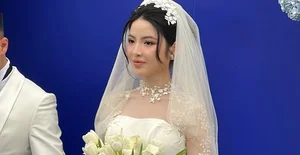 Inside the Fairy Tale Wedding of Footballer Quang Hai and Chu Thanh Huyen - image 2