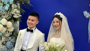Inside the Fairy Tale Wedding of Footballer Quang Hai and Chu Thanh Huyen - image 7