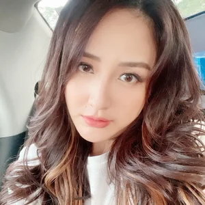 Miss Vietnam Mai Phuong Thuy Rare Lucky Beauty Mark - image 5