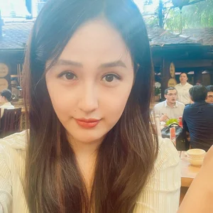 Miss Vietnam Mai Phuong Thuy Rare Lucky Beauty Mark - image 11