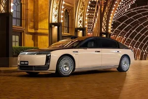 BMW 7 Series LCI Unveils Bold New Grille and Advanced Super Brain Technology - image 0