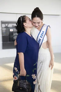 Miss World Vietnam Mai Phuong Departs for India with 140kg of Luggage and Strong Support from Fellow Queens - image 4