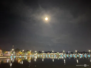 Spectacular Supermoon Illuminates the Night Sky Following the Mid-July Lunar Festival - image 7