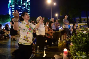 Notre-Dame Cathedral Basilica of Saigon Glows with Festive Lights Ahead of Christmas - image 0