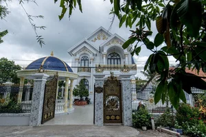 Inside the Luxurious $10 Billion Villa Gifted by Miss Phan Thi Mo to Her Parents - image 0